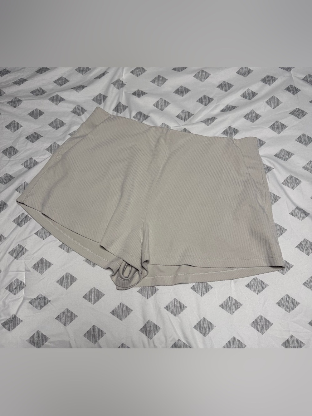 Lululemon Ribbed Softstream High Rise 2” Shorts